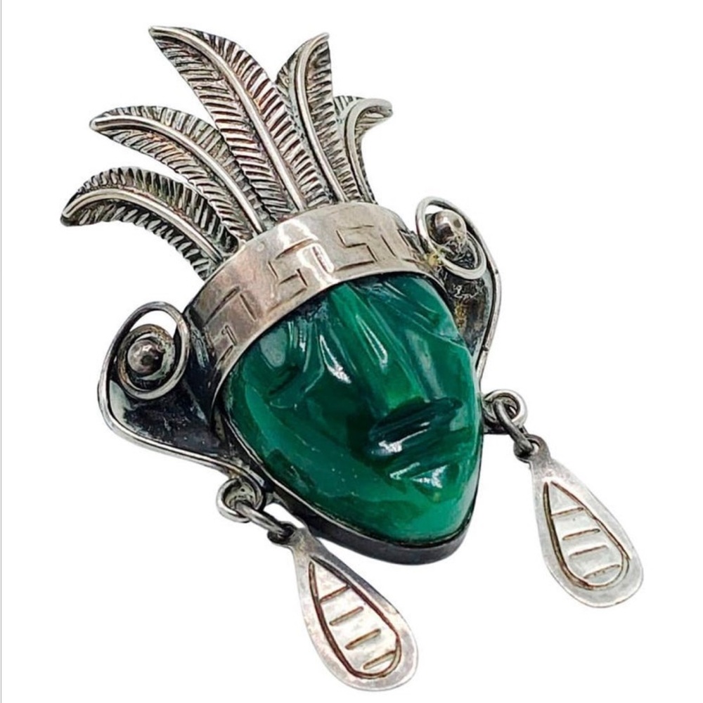 Vintage Taxco Mexican Sterling Mask Brooch Large Green Agate and Stamped Details - Picture 1 of 10